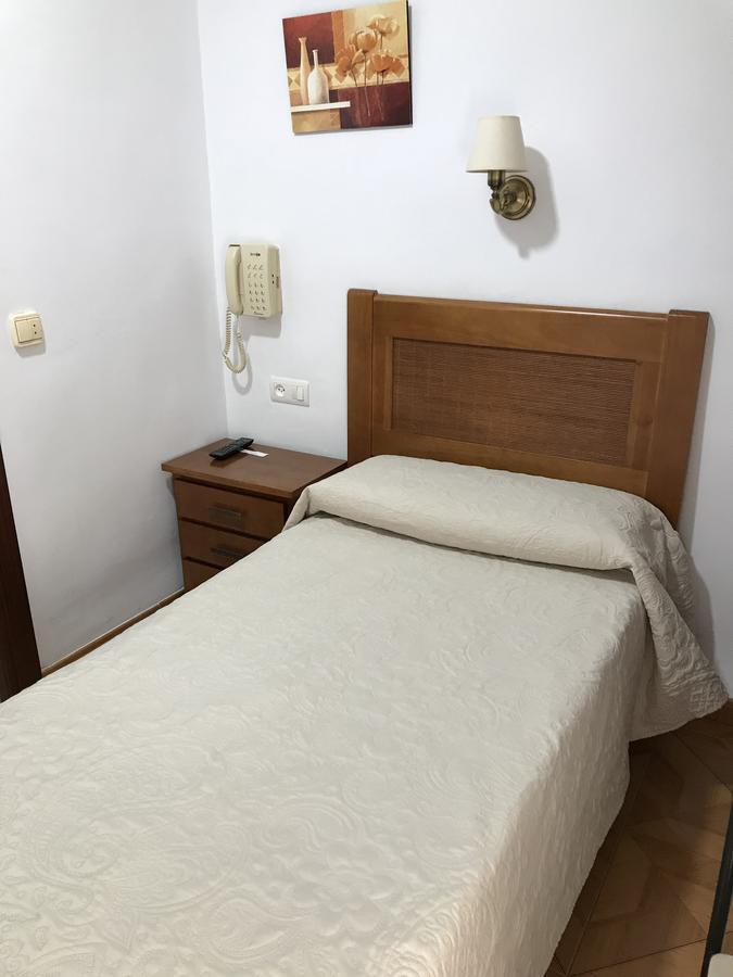 Hostal Argentina Касерес Экстерьер фото